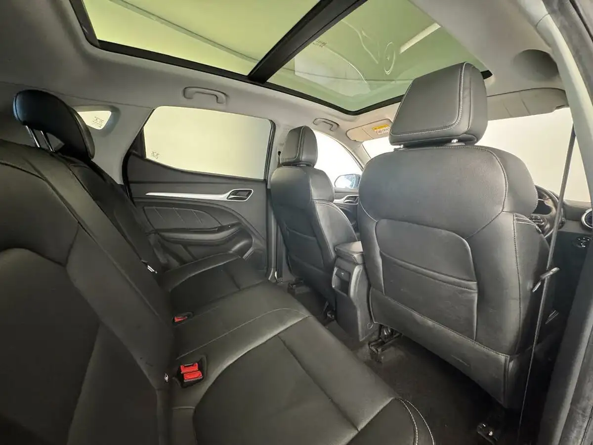 2020-mg-zs-suv-e-exclusive-ev-big-12