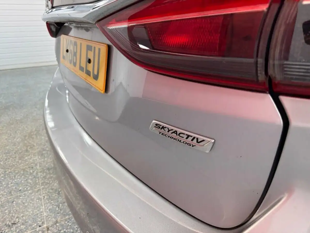 2019-mazda-mazda6-22td-skyactiv-d-se-l-lux-nav-tourer-5d-big-13