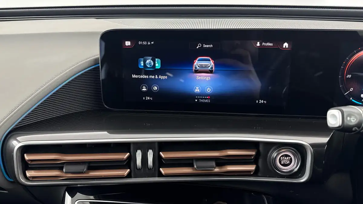2022-mercedes-benz-eqc-e-eqc-400-amg-line-big-16