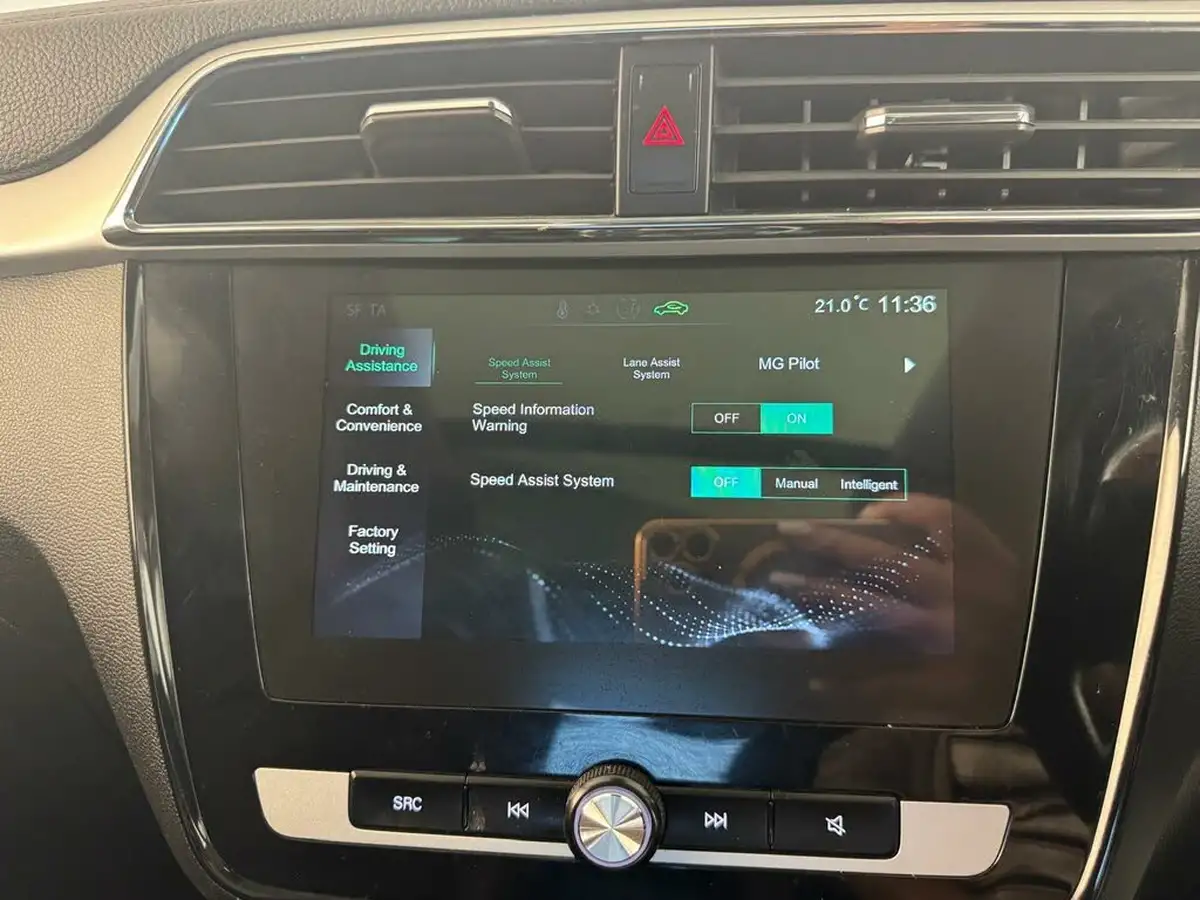2020-mg-zs-suv-e-exclusive-ev-big-36