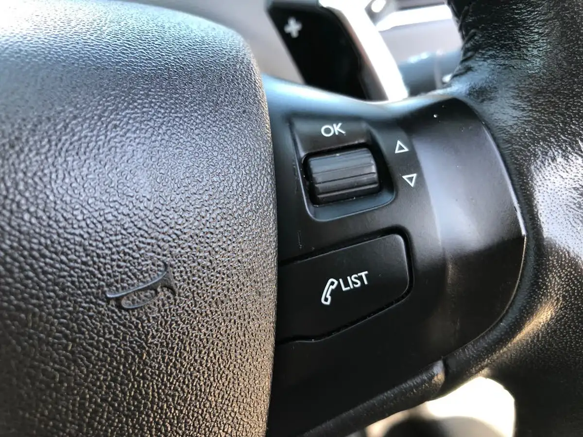 2018-peugeot-208-12-puretech-active-82bhp-ss-etg5-big-20