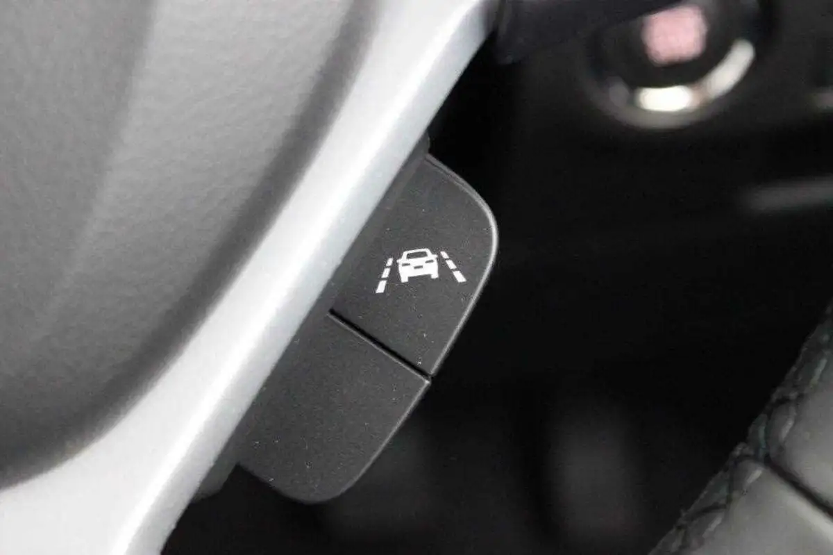 2025-suzuki-s-cross-14-boosterjet-motion-big-31