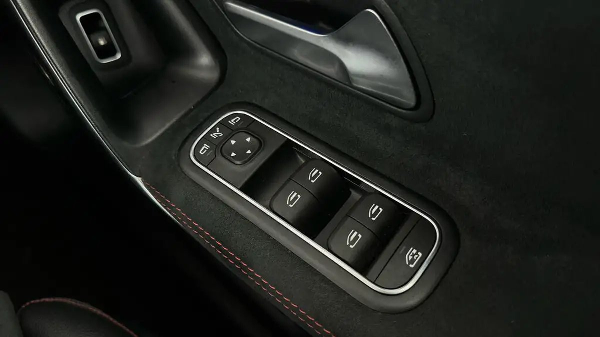 2020-mercedes-benz-a-class-13-a250e-amg-line-premium-hatchback-5d-big-22