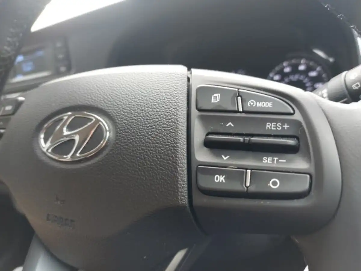 2021-hyundai-i10-10-se-big-15