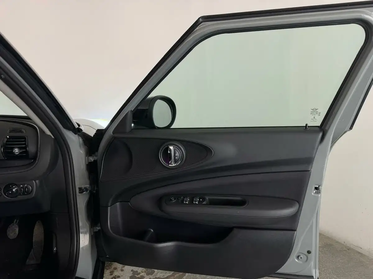 2021-mini-clubman-15-cooper-classic-big-25