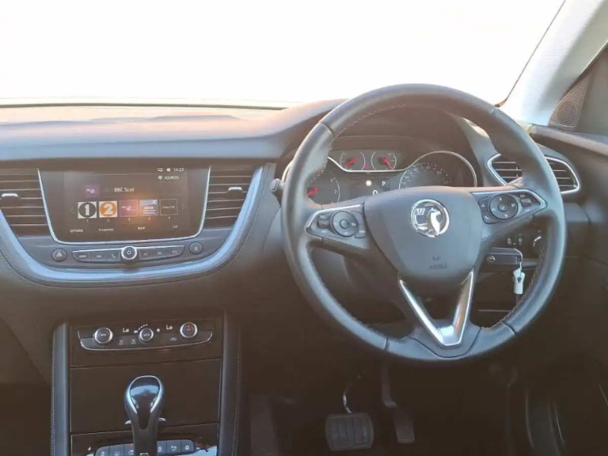 2020-vauxhall-grandland-x-12-sri-nav-auto-big-6