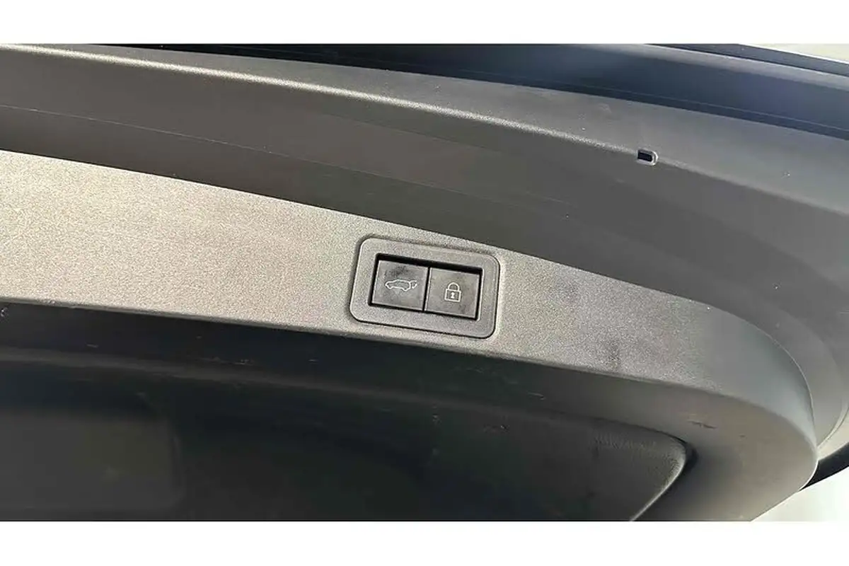 2021-toyota-corolla-18-vvt-i-excel-trk-touring-sports-big-43