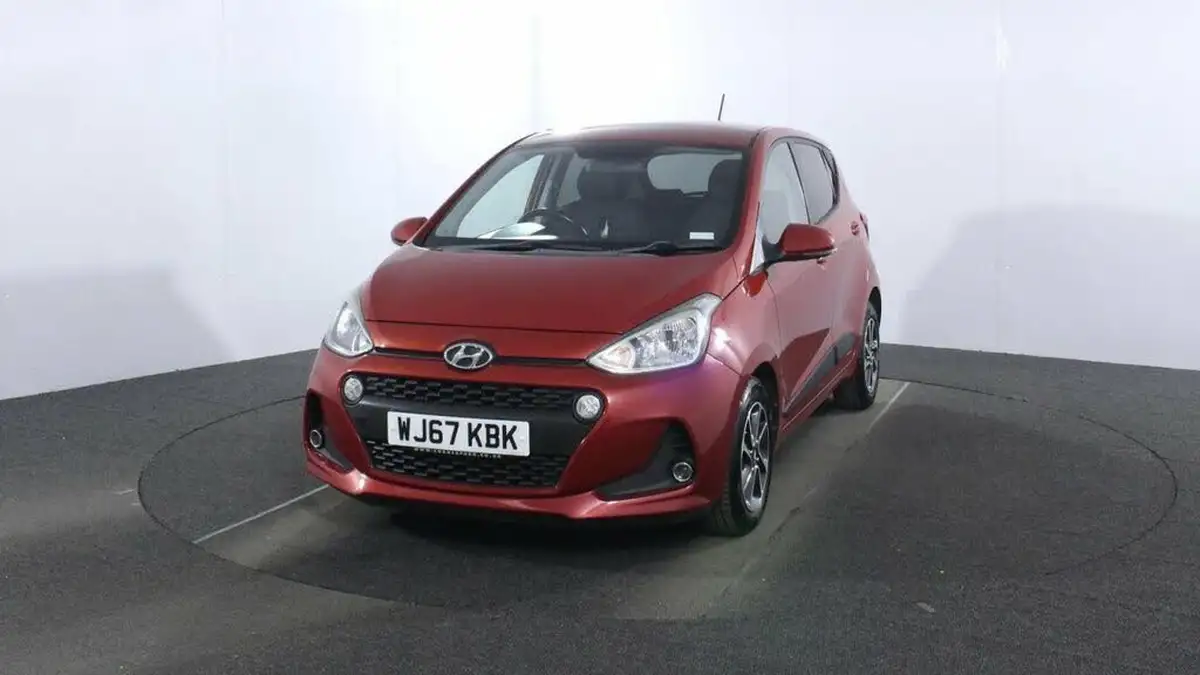 2017-hyundai-i10-12-premium-big-2