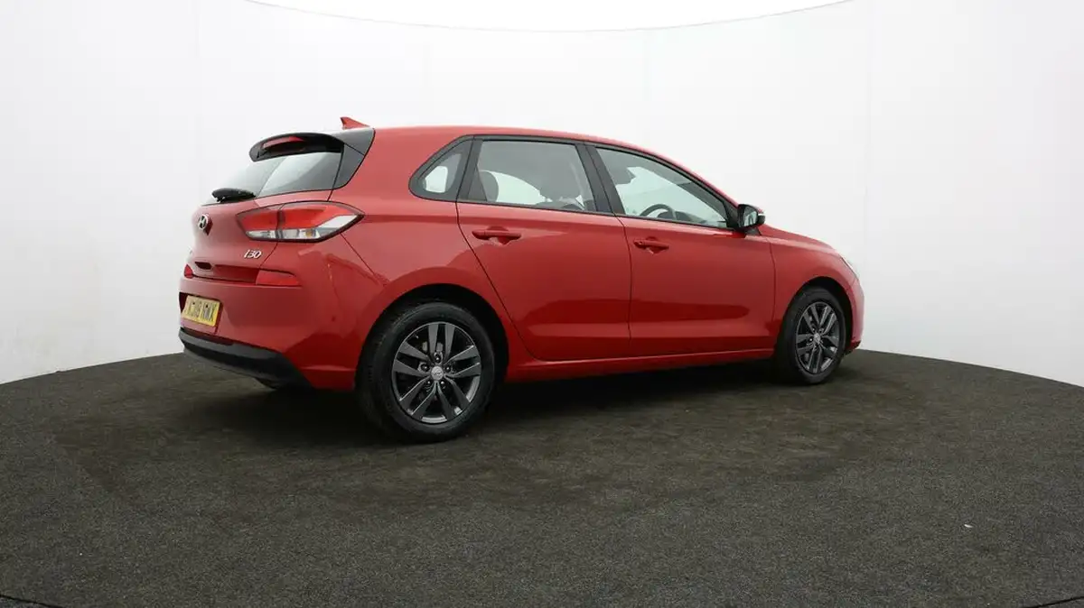 2018-hyundai-i30-16crdi-se-nav-109ps-blue-drive-isg-hatchback-1582cc-dct-big-26
