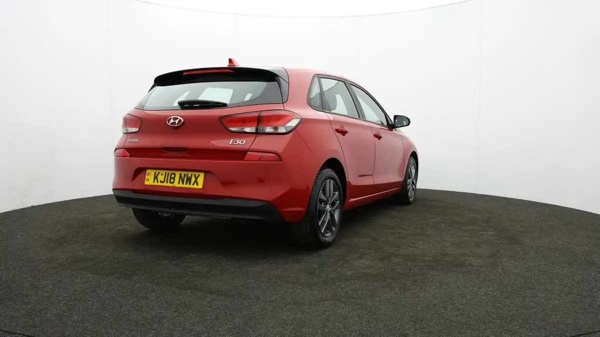 2018-hyundai-i30-16crdi-se-nav-109ps-blue-drive-isg-hatchback-1582cc-dct-big-74
