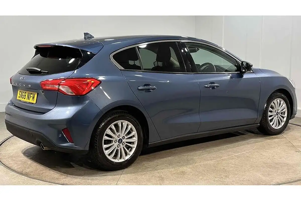 2019-ford-focus-10t-titanium-ss-hatchback-big-7