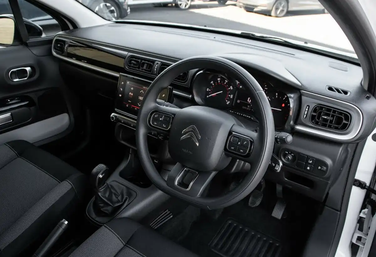 2018-citroen-c3-12-puretech-feel-82ps-big-4