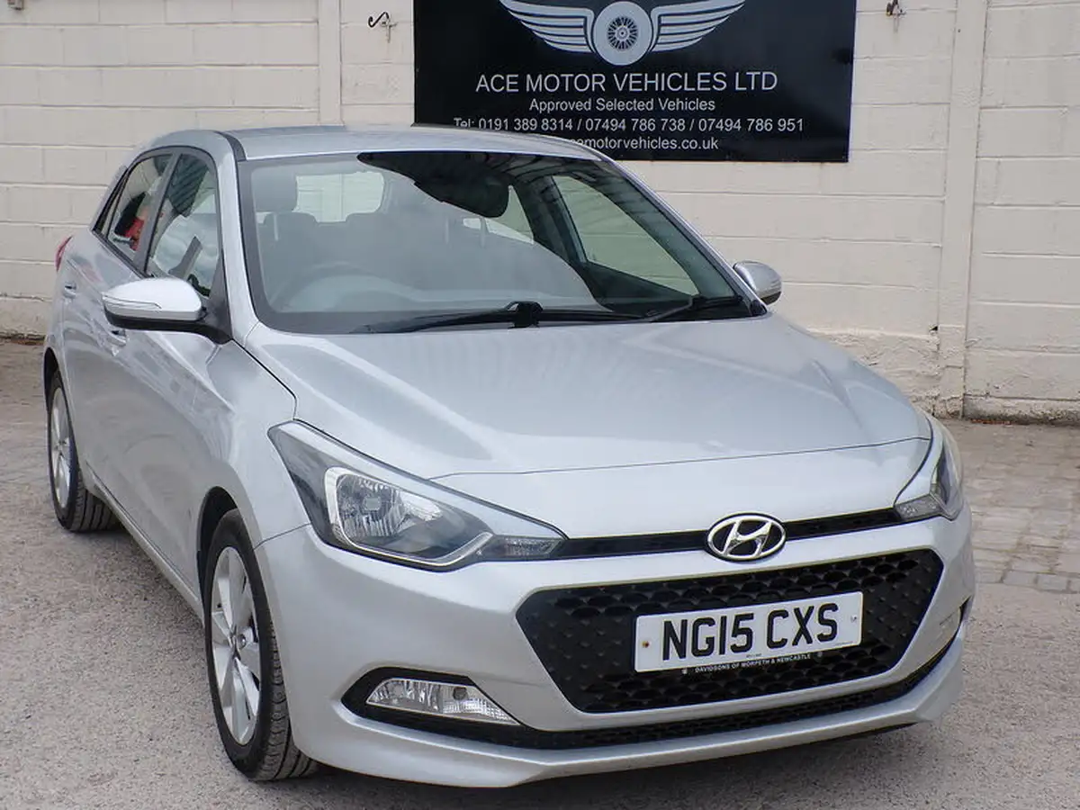 2015-hyundai-i20-12-se-hatchback-5d-big-1