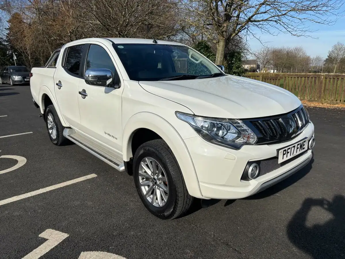 2017-mitsubishi-l200-24di-d-barbarian-178bhp-eu6-auto-big-0