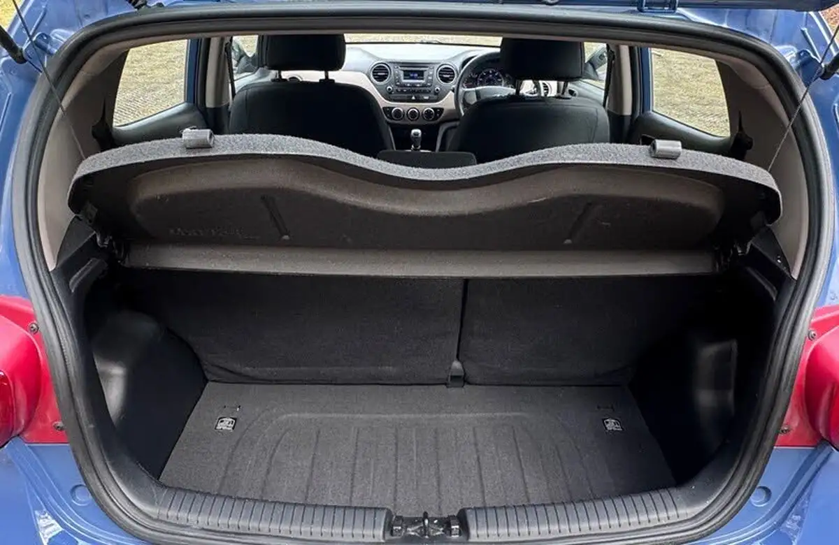 2016-hyundai-i10-10-s-air-big-16