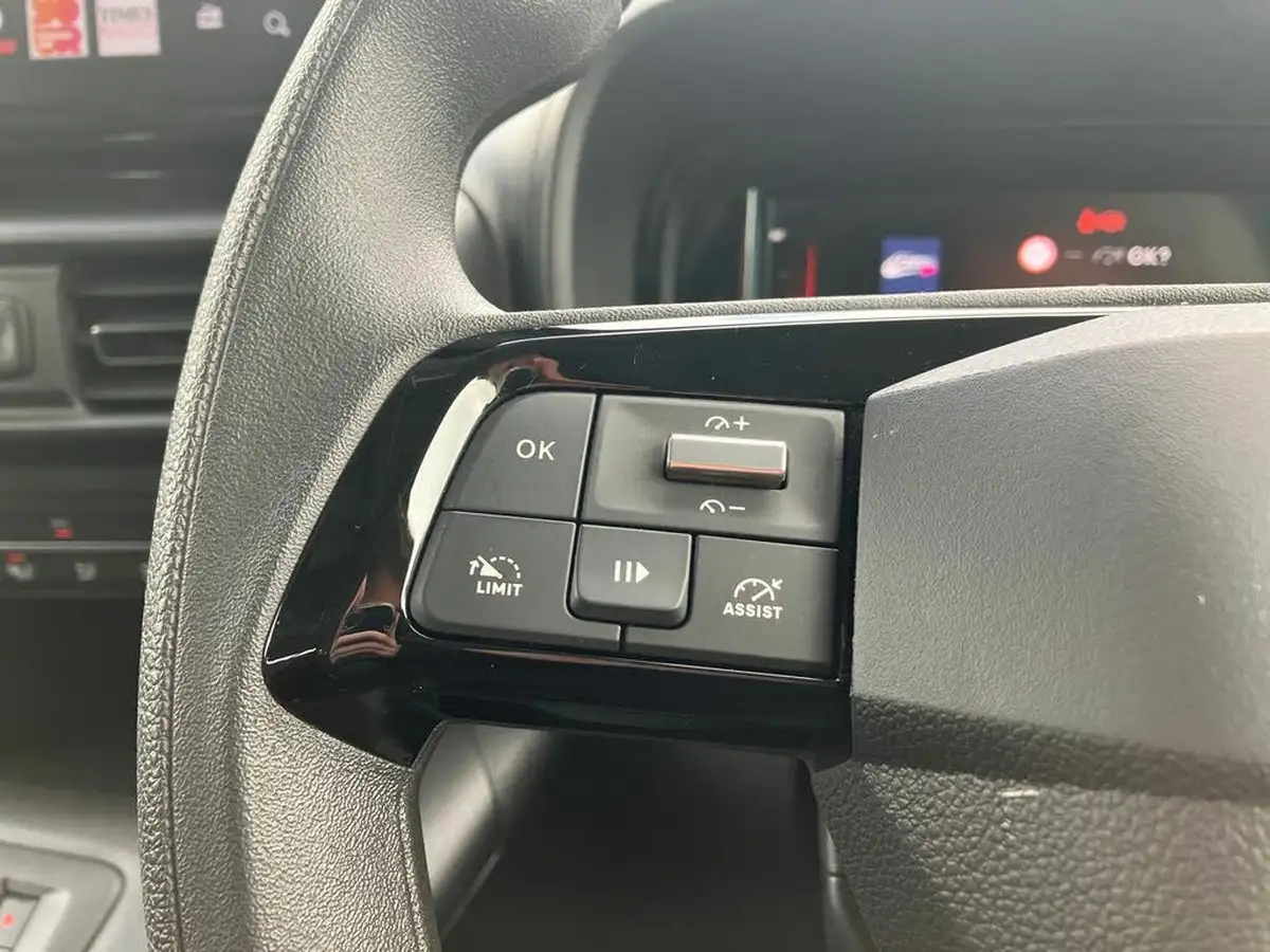 2024-vauxhall-combo-life-e-design-xl-big-15