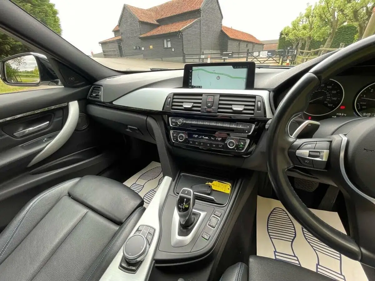2017-bmw-3-series-20-330i-m-sport-saloon-4d-auto-big-35