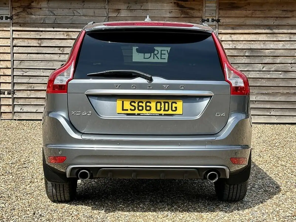 2016-volvo-xc60-20td-d4-r-design-nav-geartronic-big-10