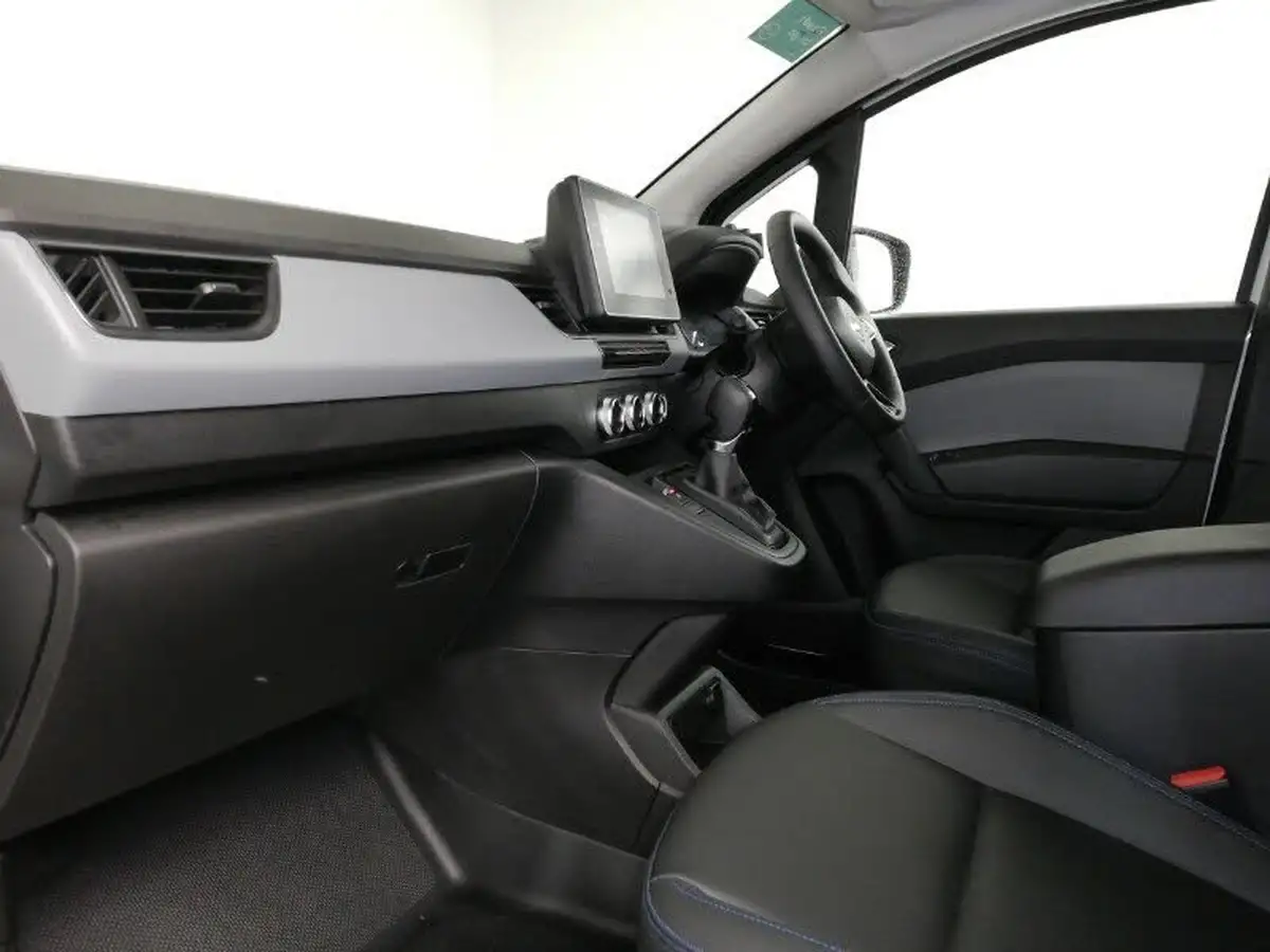 2023-nissan-townstar-e-45kwh-l1-tekna-big-4