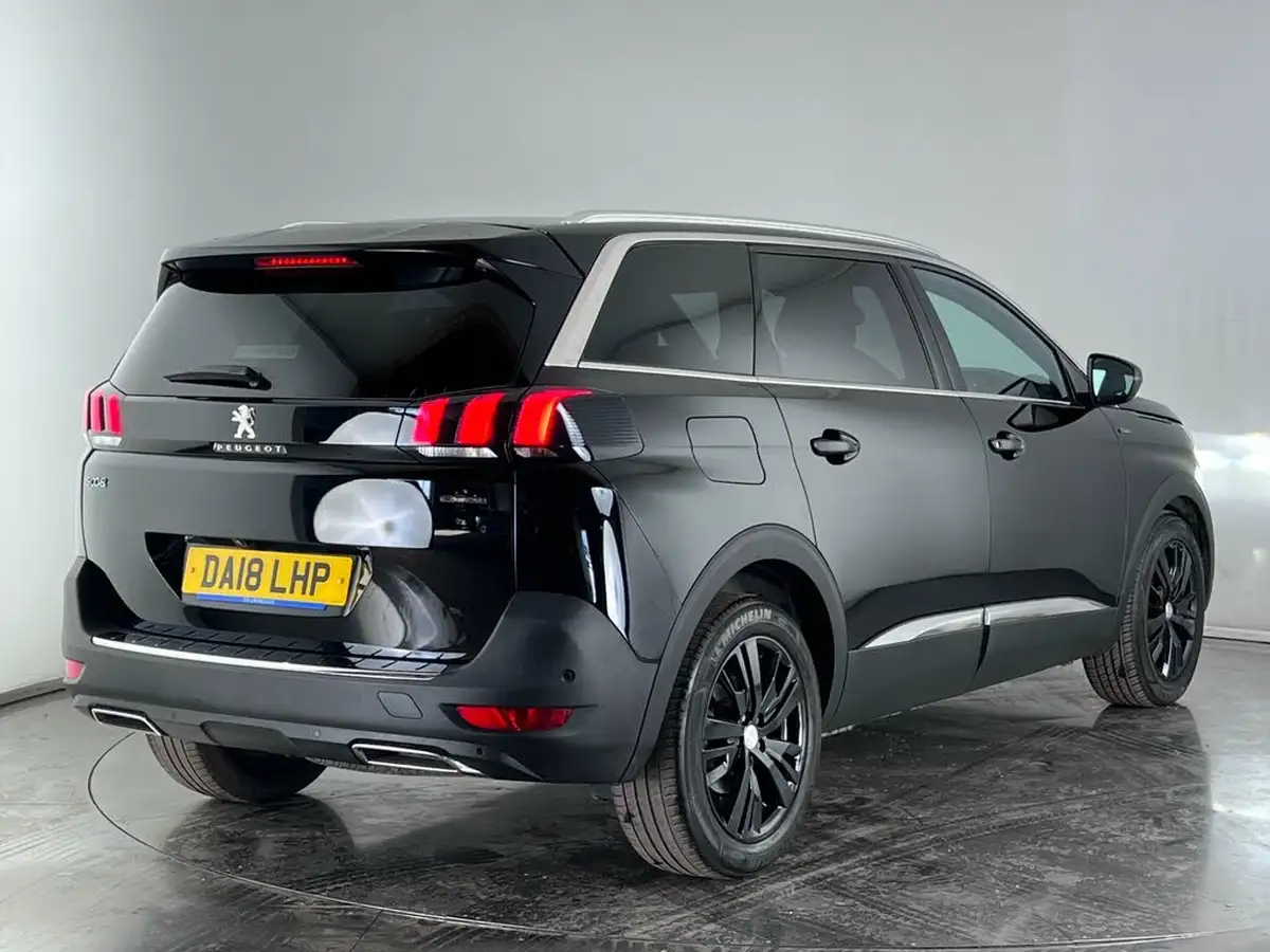 2018-peugeot-5008-suv-16-thp-gt-line-big-5
