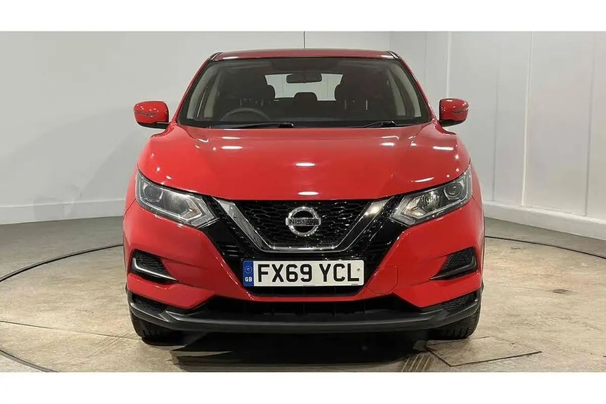 2018-nissan-qashqai-13-dig-t-visia-big-2