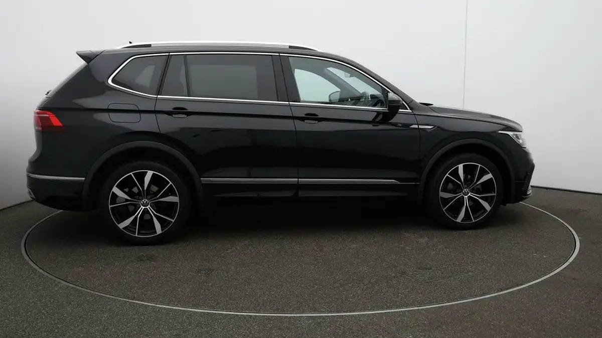 2023-volkswagen-tiguan-allspace-15-tsi-r-line-big-46
