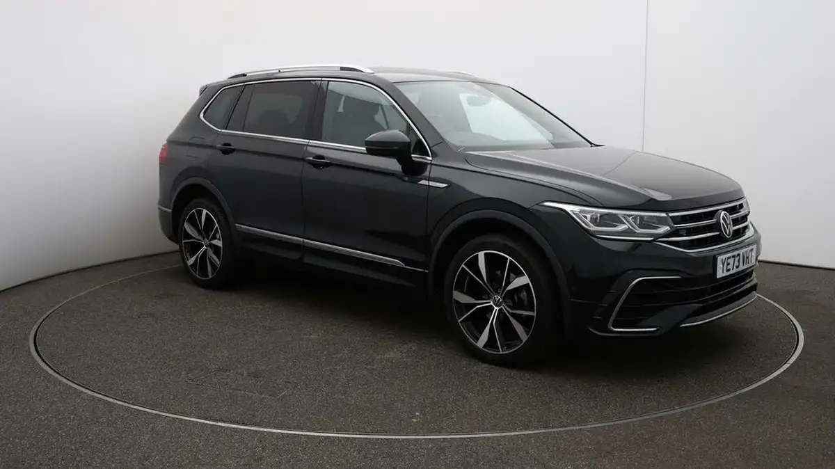 2023-volkswagen-tiguan-allspace-15-tsi-r-line-big-1