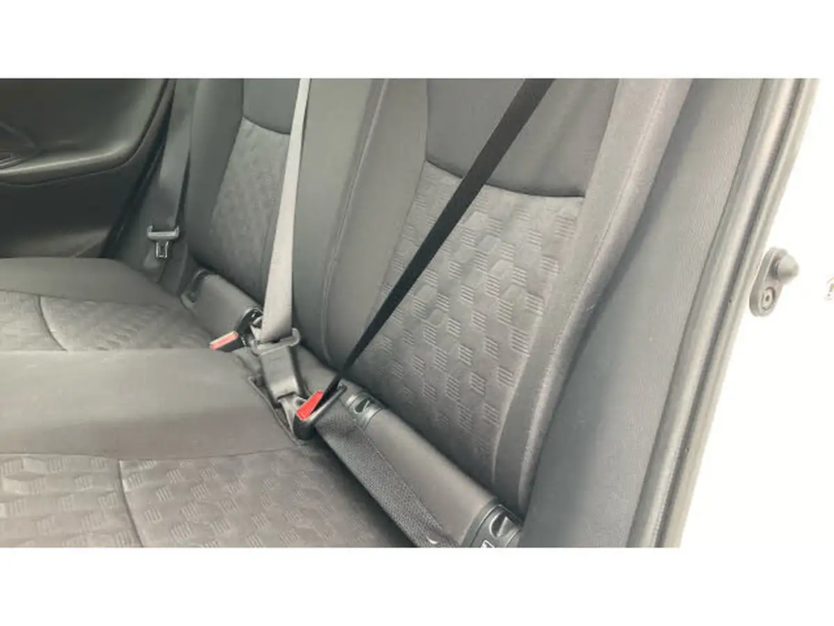 2024-toyota-yaris-15-vvt-i-icon-big-20
