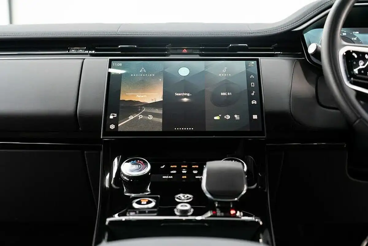 2023-land-rover-range-rover-sport-30-d300-se-big-12