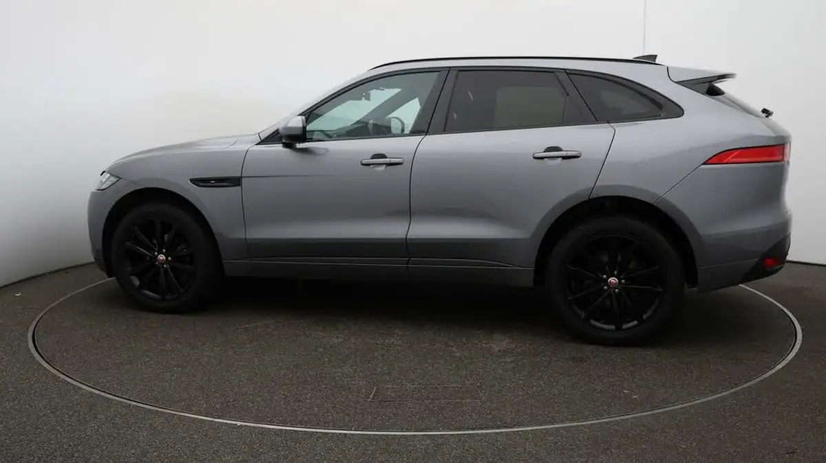 2020-jaguar-f-pace-20-i4d-chequered-flag-180ps-big-51