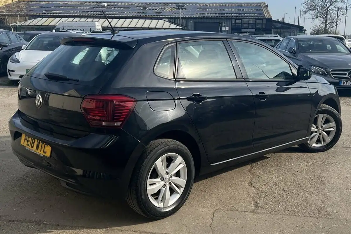 2018-volkswagen-polo-10-tsi-se-big-2