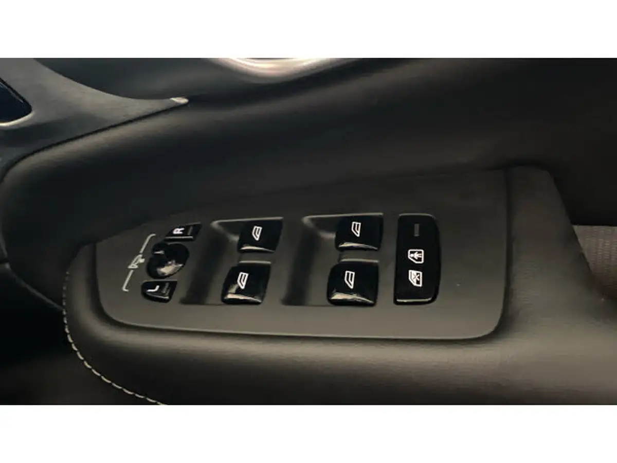 2024-volvo-xc90-20-t8-ultimate-dark-big-25