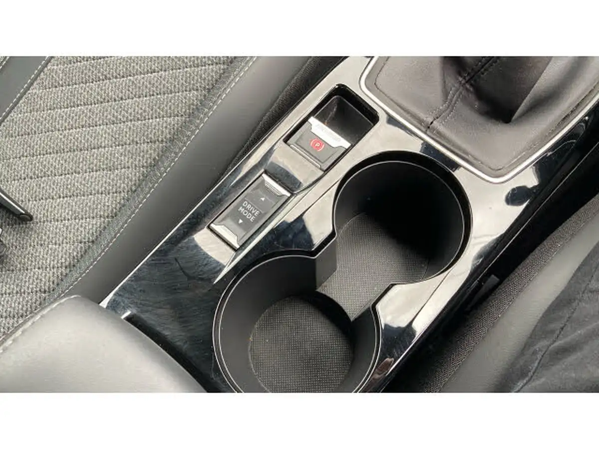 2023-peugeot-2008-suv-12-puretech-allure-big-25