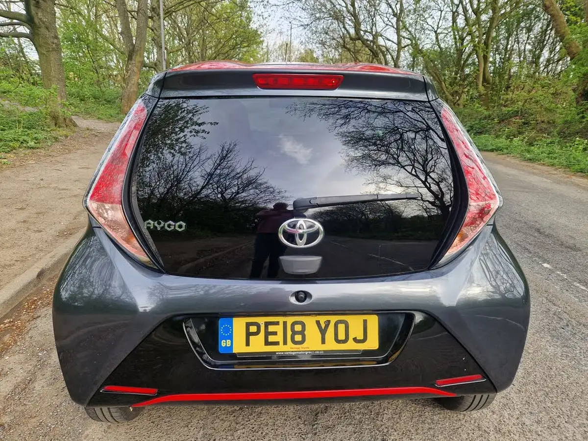 2018-toyota-aygo-10-vvt-i-x-press-71bhp-x-shift-big-5