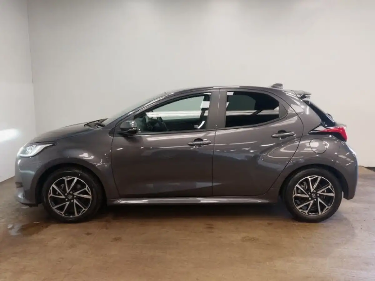 2022-toyota-yaris-15-vvt-i-design-big-3