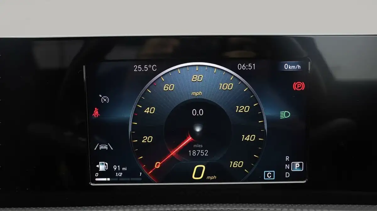 2020-mercedes-benz-a-class-13-a200-amg-line-saloon-4d-7g-dct-big-9