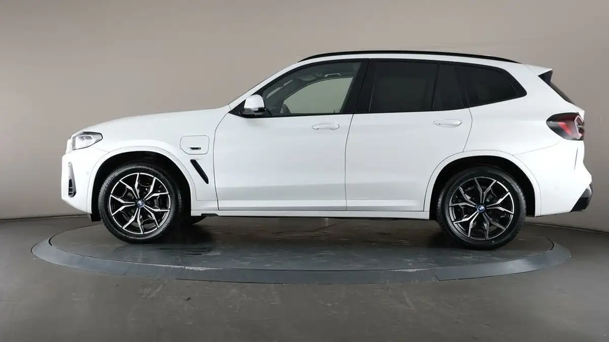 2022-bmw-x3-20-xdrive-30e-m-sport-big-28