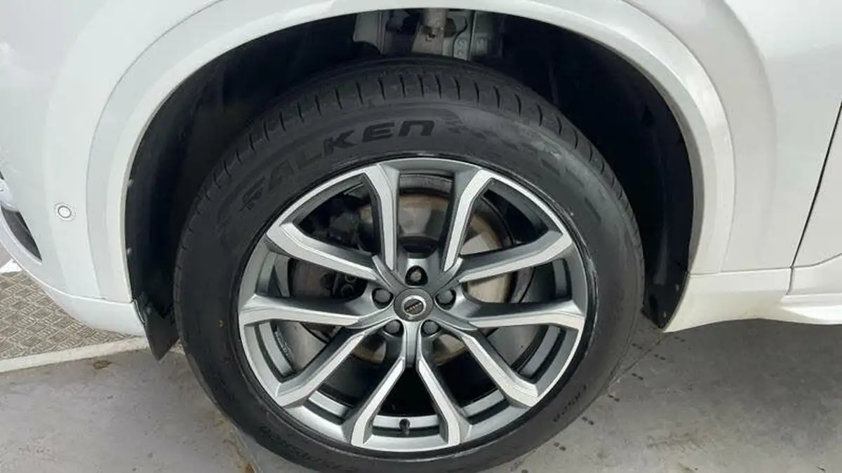2017-volvo-xc90-20td-d5-inscription-auto-big-32