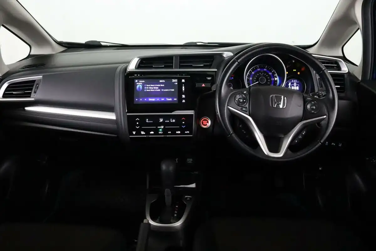 2020-honda-jazz-13-i-vtec-ex-cvt-big-15