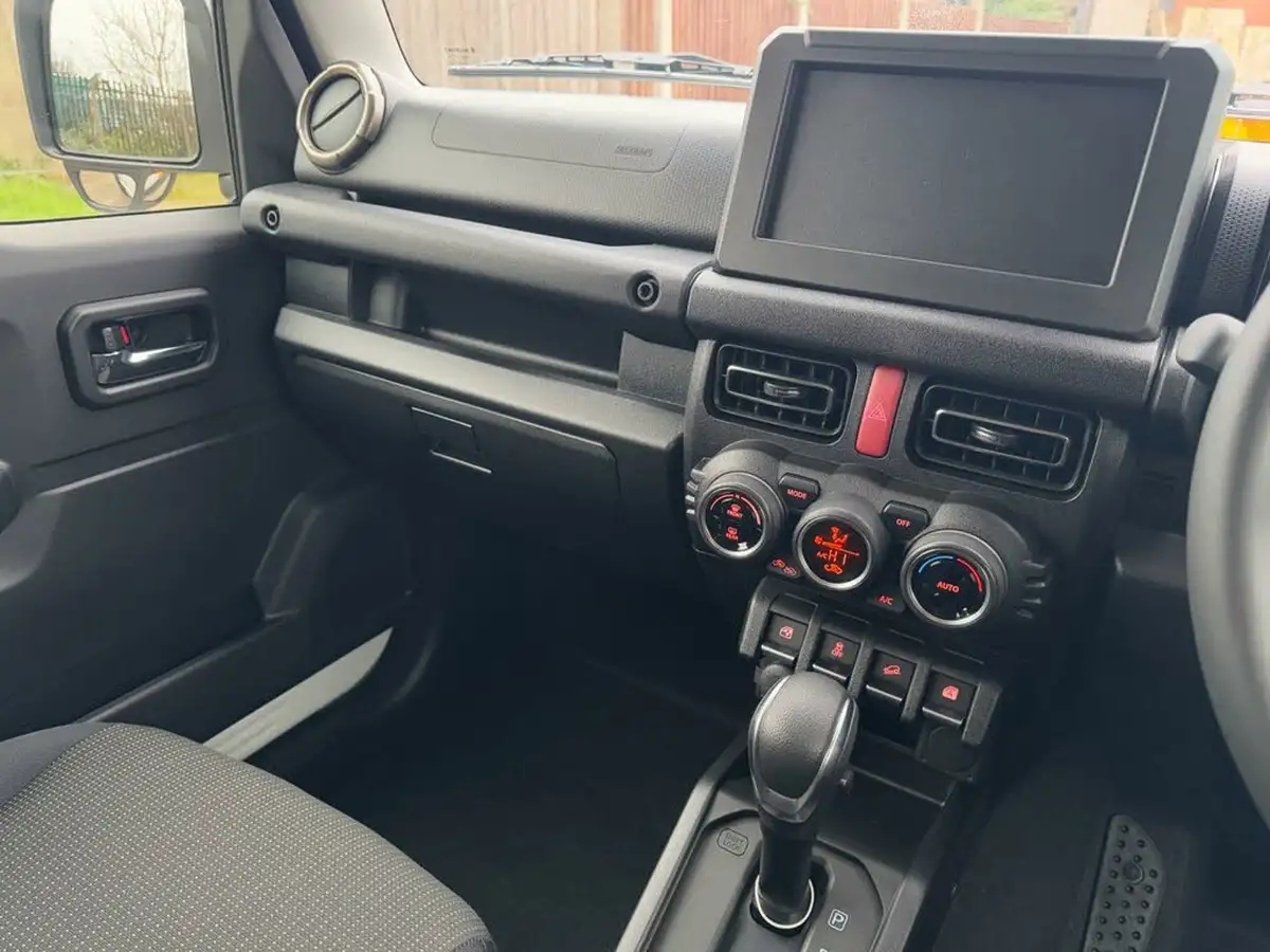 2024-suzuki-jimny-15-sierra-4wd-big-13