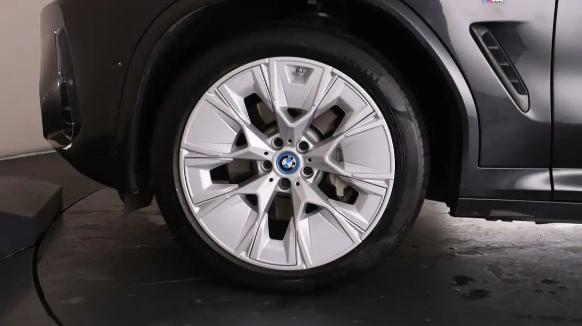 2022-bmw-ix3-e-m-sport-pro-big-18