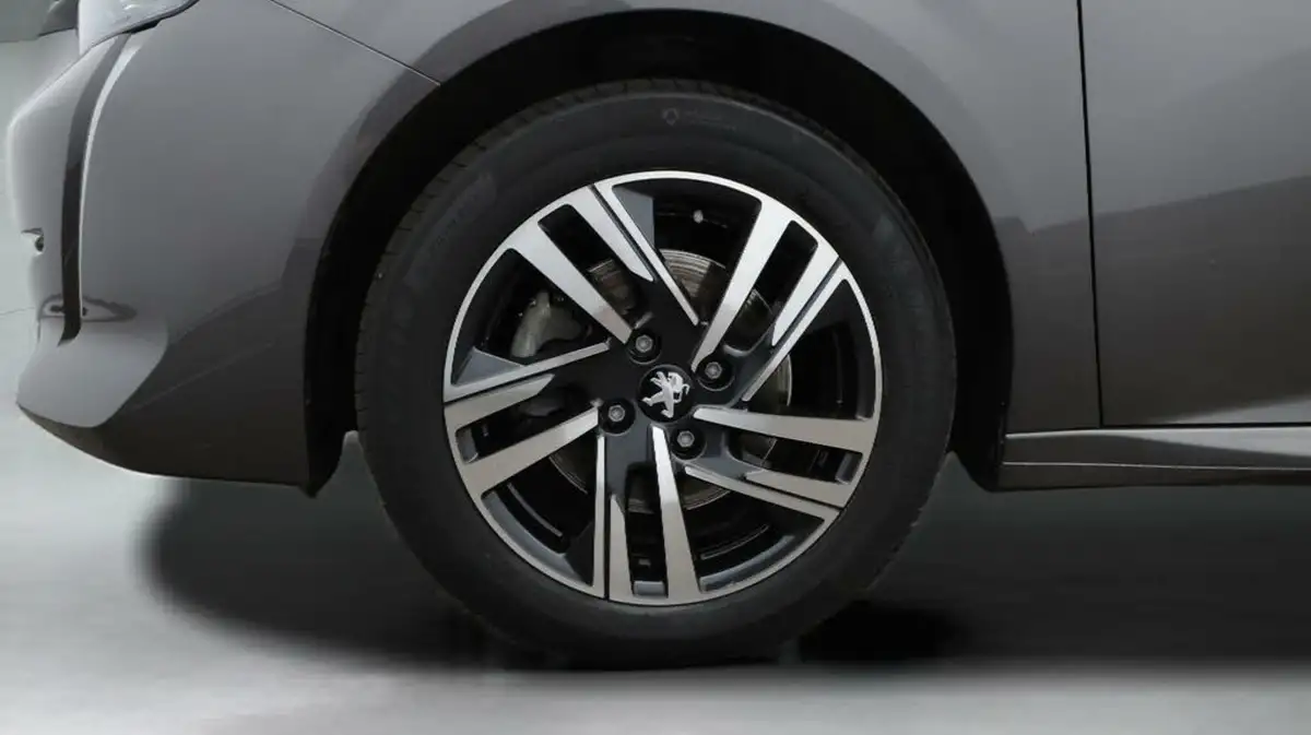 2023-peugeot-208-12-puretech-allure-premium-100ps-eat8-big-18