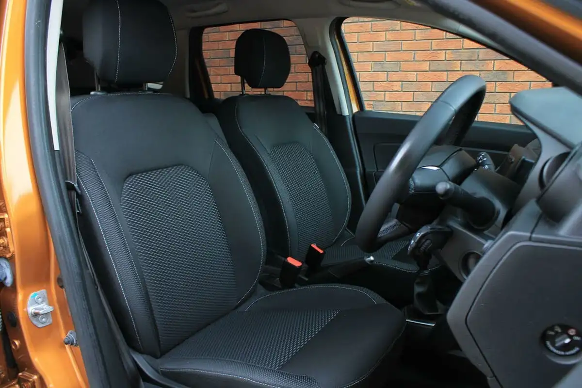 2021-dacia-duster-13-tce-comfort-130hpeu6d-4x2-window-van-1333cc-big-3