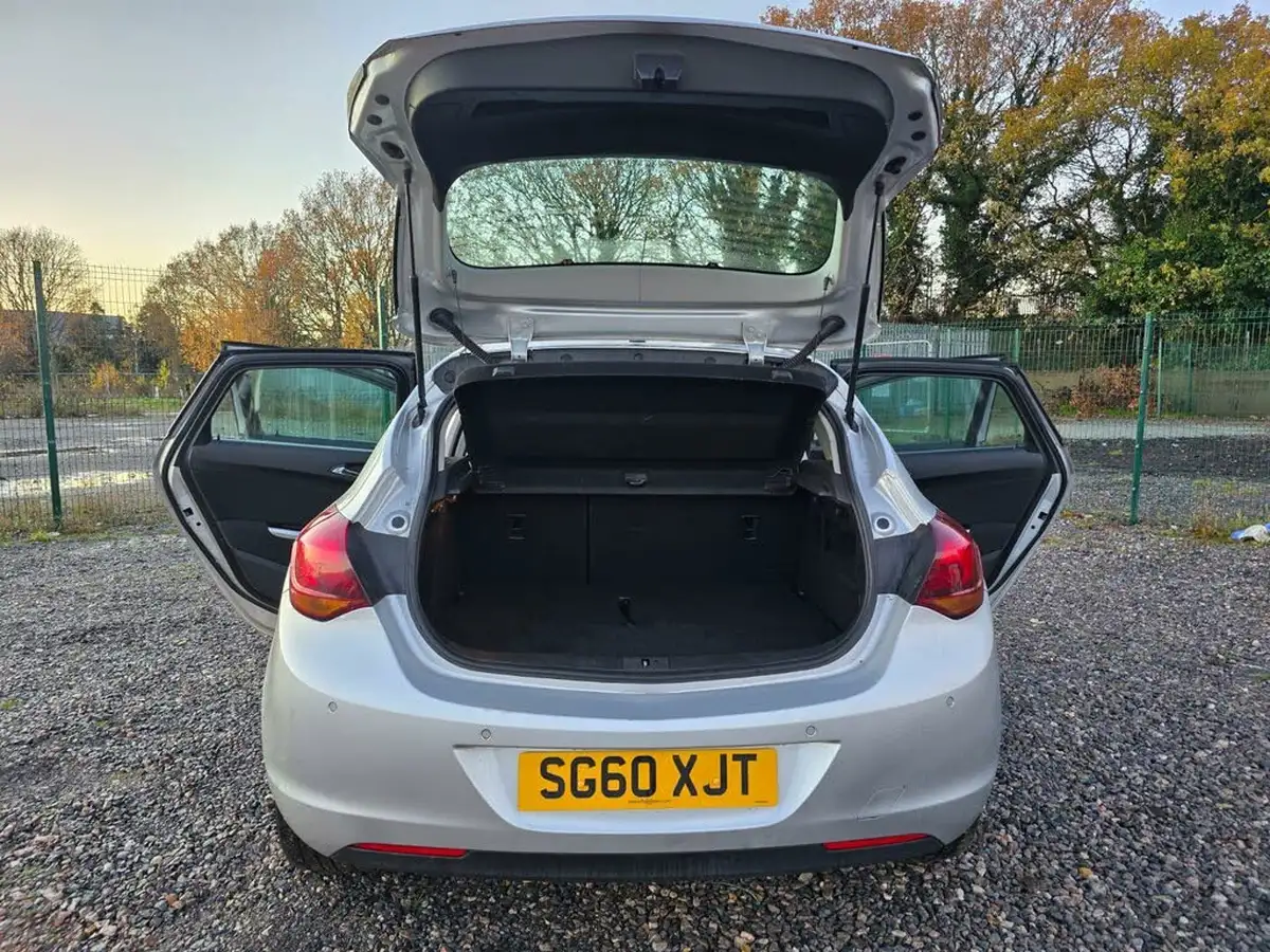 2010-vauxhall-astra-16-sri-16v-vvt-115ps-hatchback-5d-auto-big-33