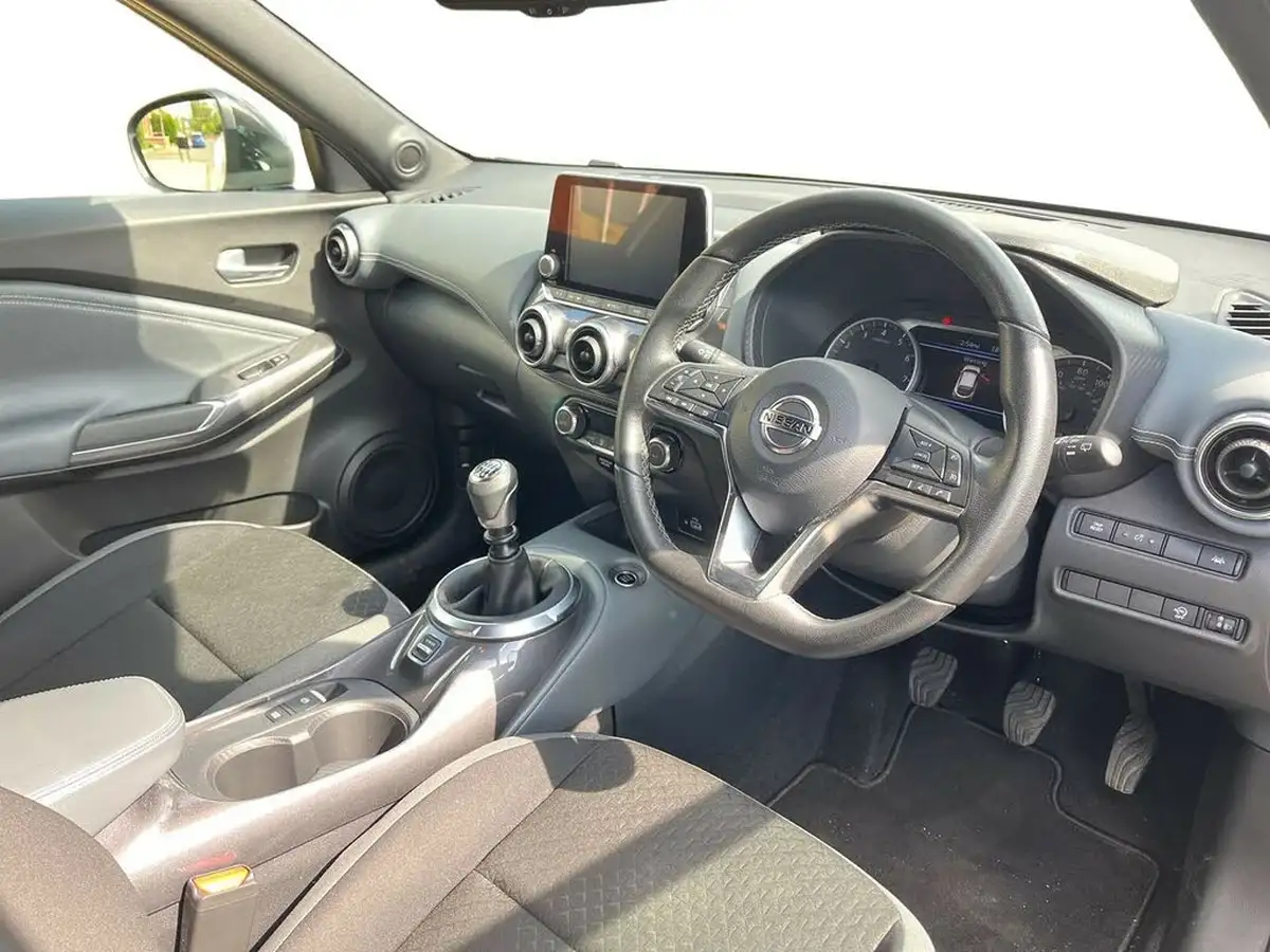 2021-nissan-juke-10-dig-t-n-connecta-big-4