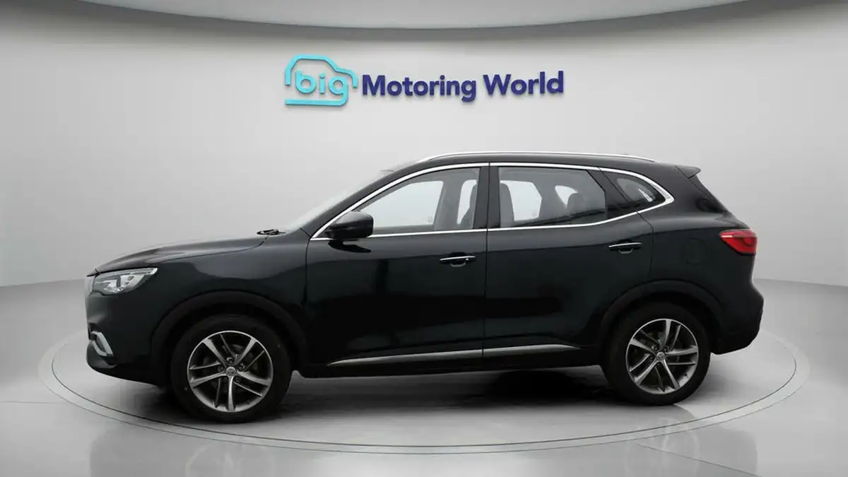 2022-mg-hs-15t-gdi-exclusive-162ps-big-4