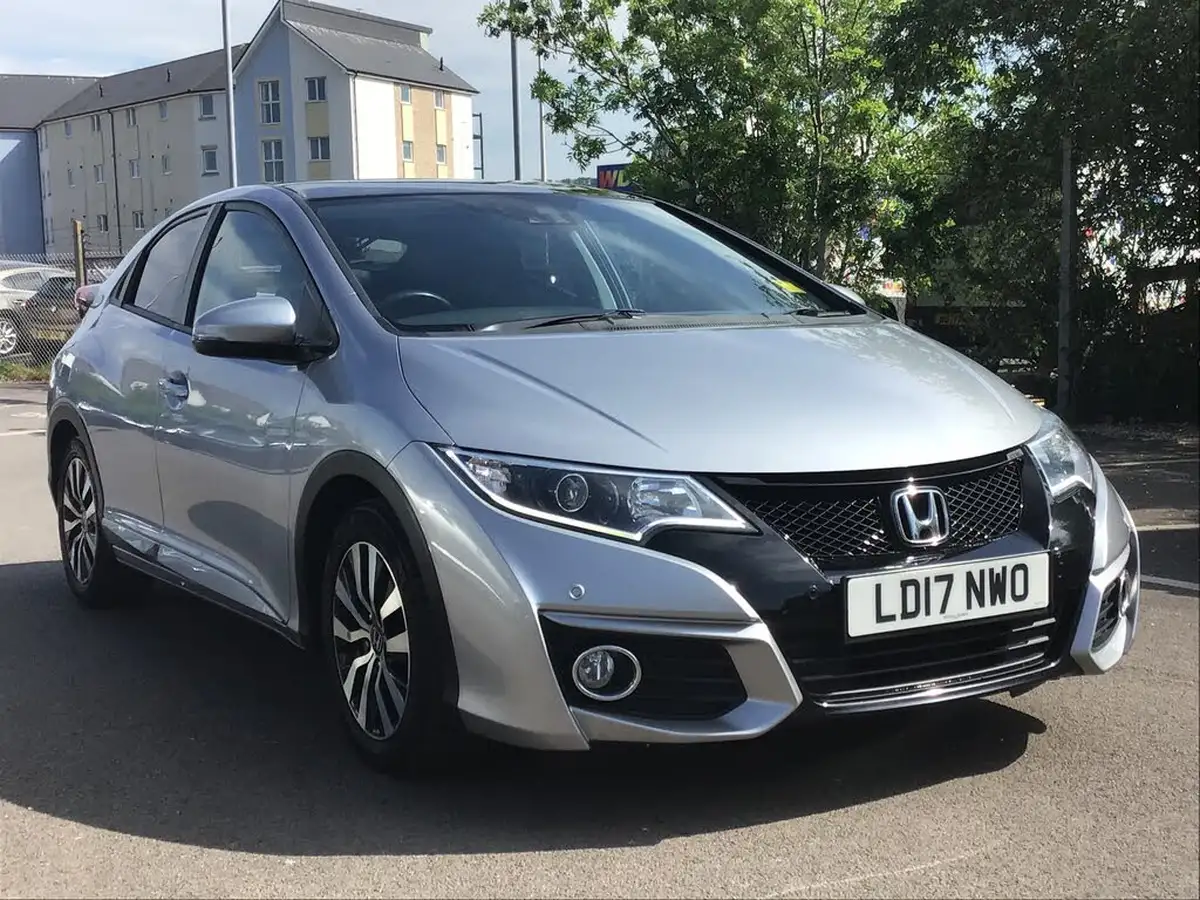 2017-honda-civic-16-i-dtec-sr-dasp-hatchback-big-0