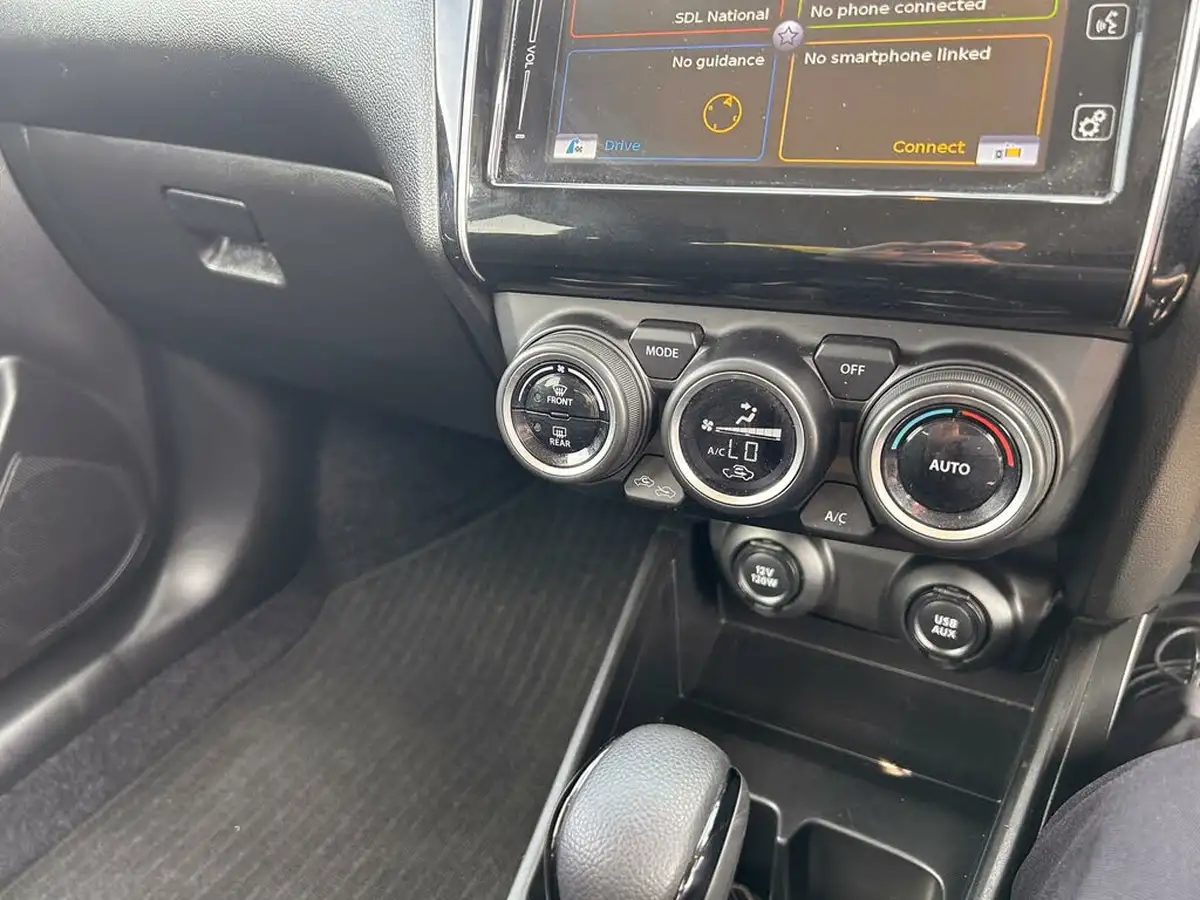 2024-suzuki-swift-12-dualjet-sz5-big-35