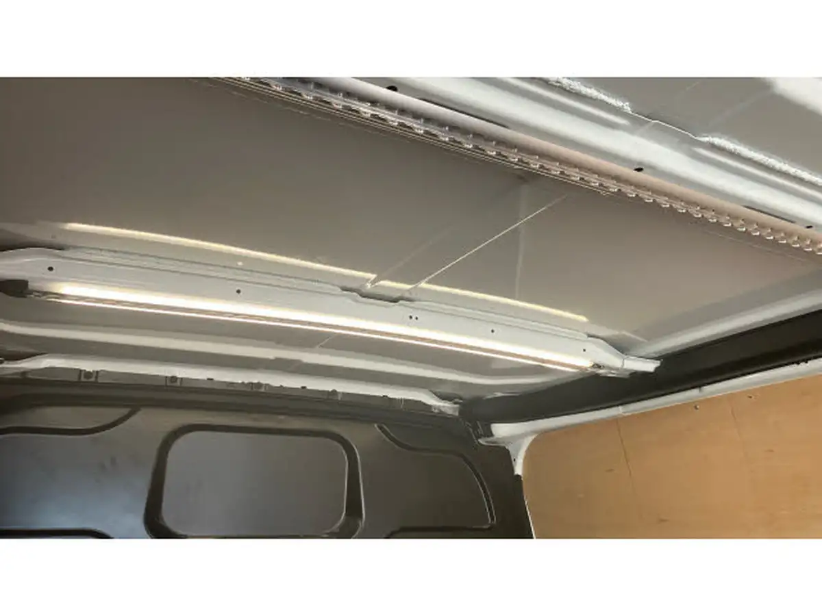 2023-ford-transit-custom-big-39