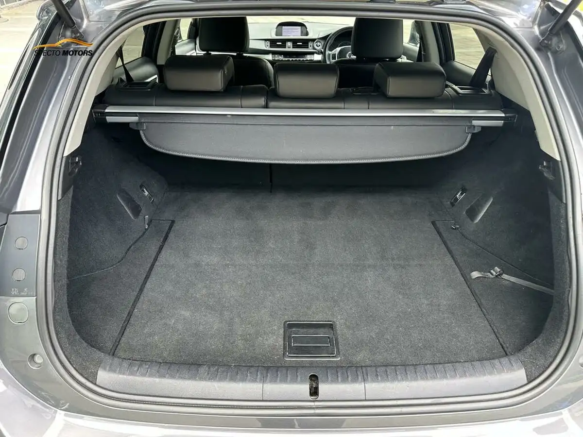 2013-lexus-ct-200h-18-advance-big-26